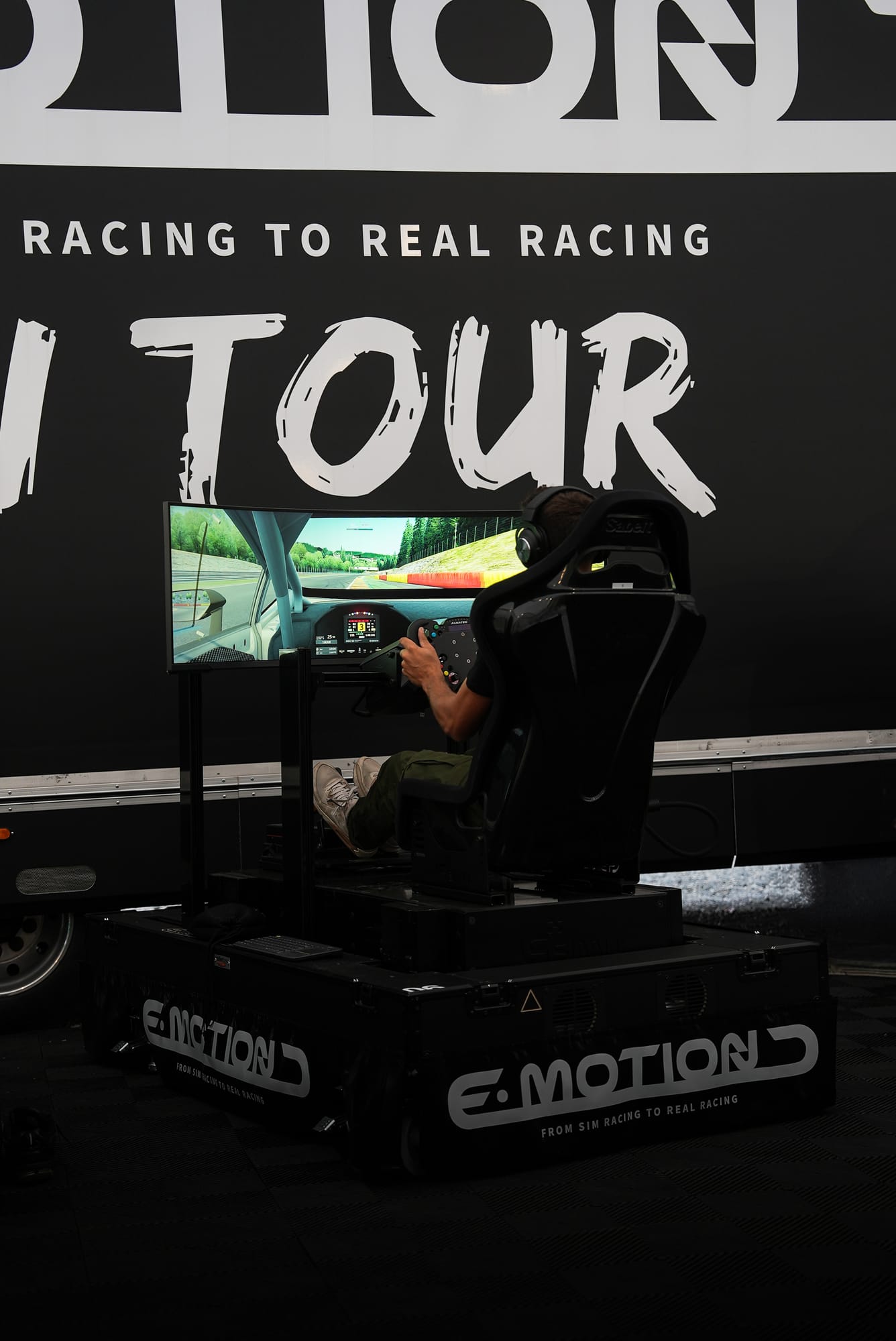 E-MOTION ON TOUR — où nous trouver